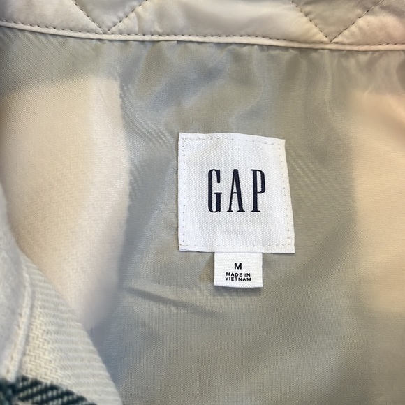 Gap Shacket - Picture 2 of 5